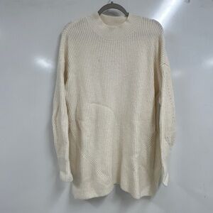 0320 Old Navy Cream Ribbed Knit Crew Neck Sweater – Cozy & Chic!